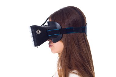 VR gözlük kullanan kadın