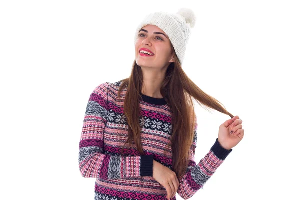 스웨터와 흰 모자에 있는 여자 — 스톡 사진