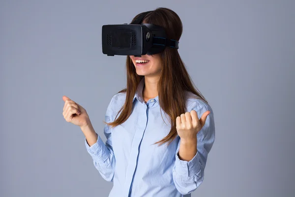 VRメガネをかける女 — ストック写真