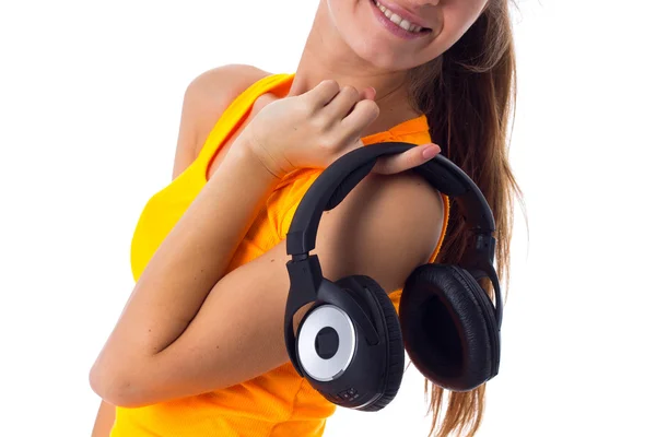 Junge Frau mit Kopfhörern — Stockfoto