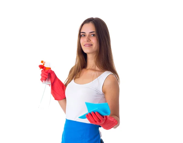 Mujer sosteniendo plumero y detergente — Foto de Stock