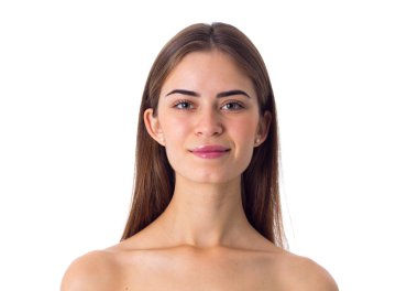 uzun kahverengi saçlı genç kadın