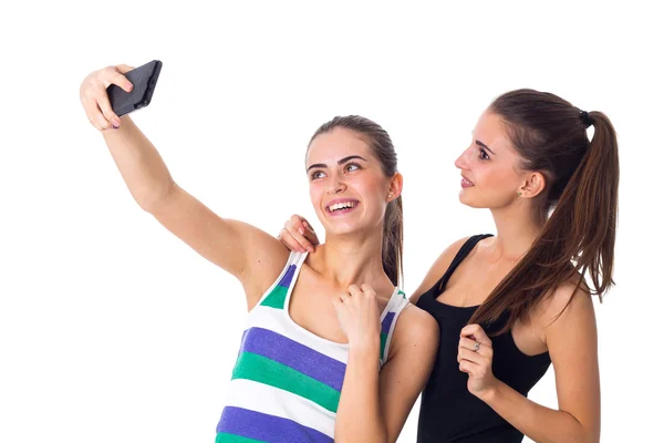 Dos mujeres jóvenes haciendo selfie — Foto de Stock