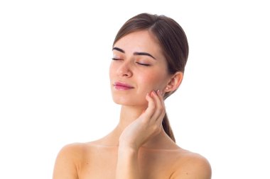 At kuyruğu olan kadın