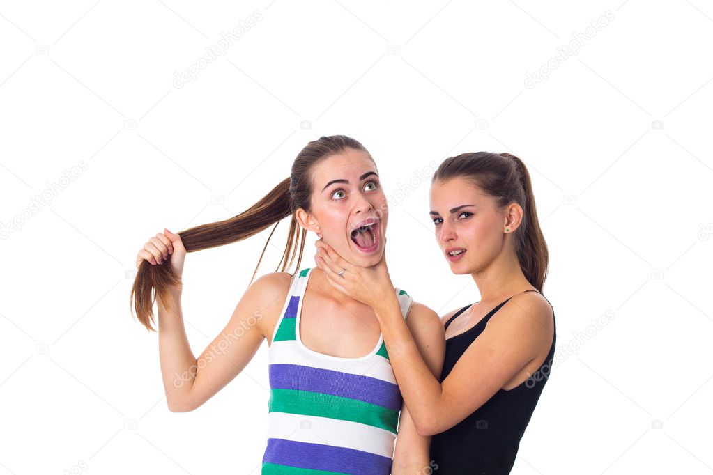 Мем защищает от матери. Девушка держит девушку мем. Девушка защищает мем. Фотосессия любовный треугольник. Девушка держит девушку мем.