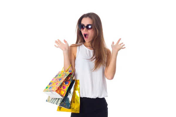 선글라스 쇼핑 가방에 여자 — 스톡 사진