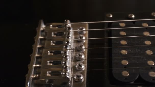 일렉트릭 기타에 천천히 슬라이딩 카메라 — 비디오