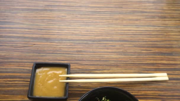 Hiyashi waakame salada de chuka — Vídeo de Stock