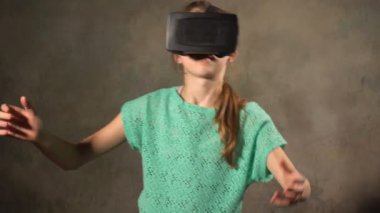 Vr kulaklık ile genç genç kız