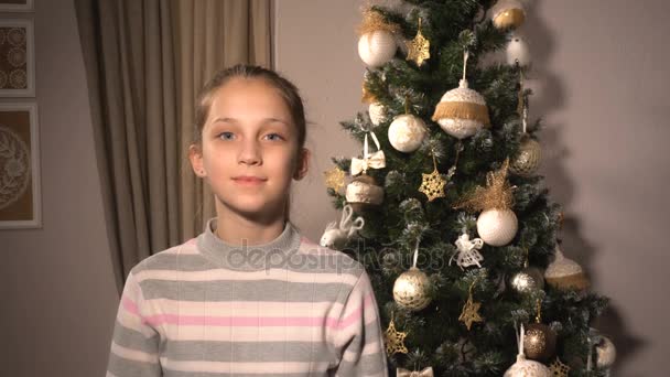 Teen girl with funny Santa hat and beard — Stock Video