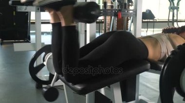 Kadının onun kalça egzersiz yapması