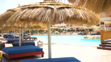 Yüzme Havuzu yakınındaki rahatlatıcı bölge