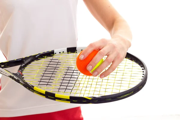 Vrouw met tennis racket en bal — Stockfoto