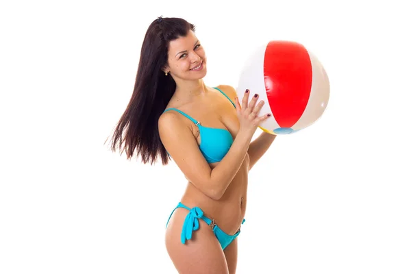 Frau im Badeanzug mit Ball — Stockfoto