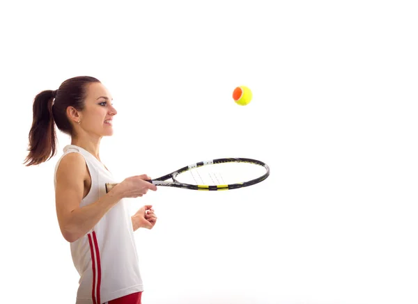 Vrouw spelen met tennis racket — Stockfoto