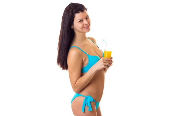 Frau im Badeanzug mit Cocktail — Stockfoto