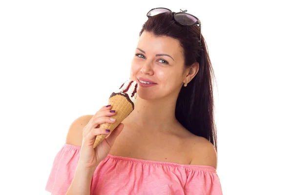Woman in dress with sunglasses holding ice-cream — Stock Photo, Image