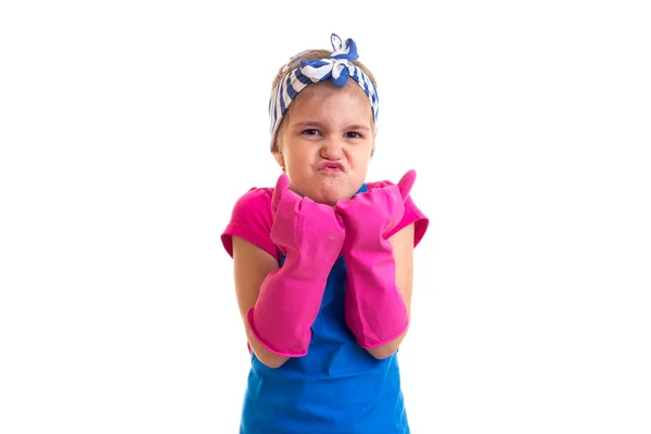 Chica en delantal y guantes —  Fotos de Stock