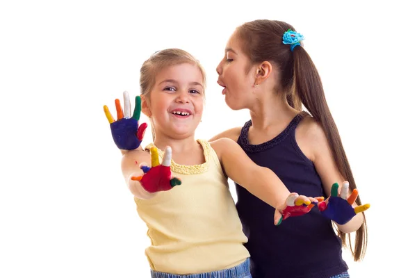 Meninas com as mãos coloridas — Fotografia de Stock