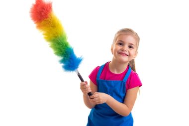 Kız önlük ile toz bezi