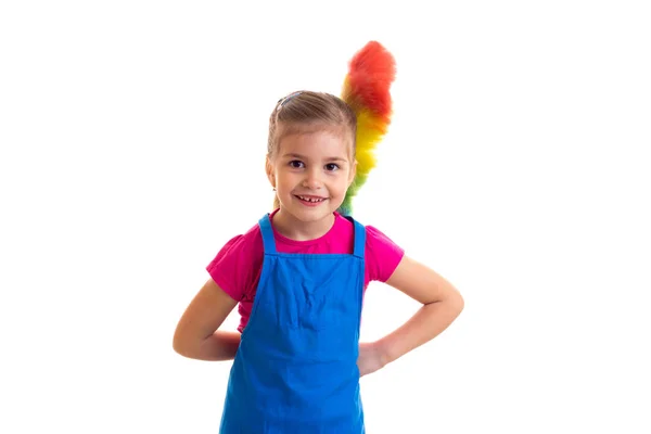 Meisje in schort met stofdoek — Stockfoto