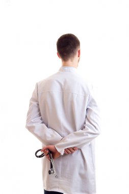 Genç adam doktor elbise