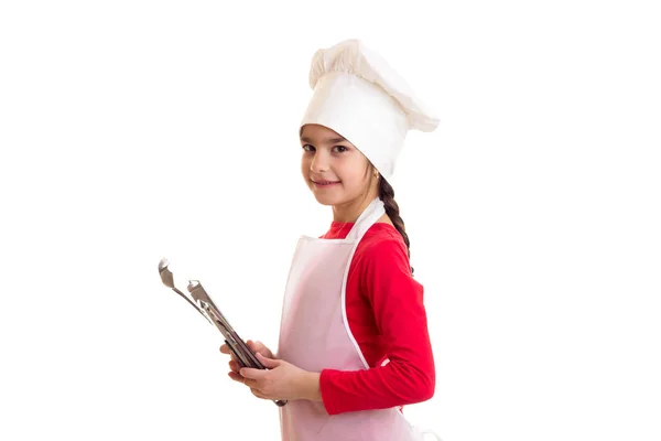 烹饪的小女孩 — 图库照片