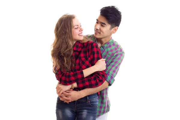 Giovane coppia in camicie a quadri — Foto Stock