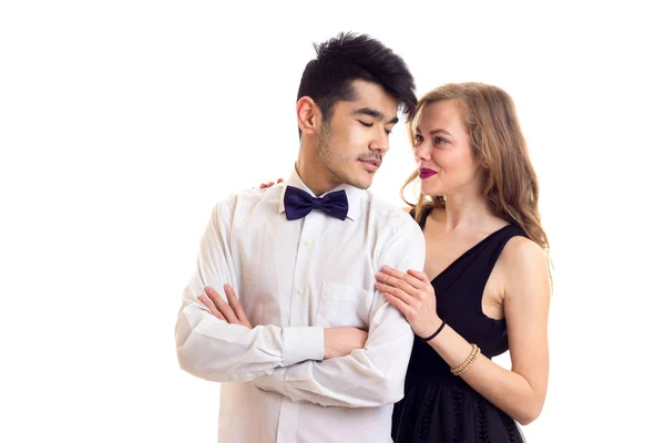Casal jovem em vestidos formais — Fotografia de Stock