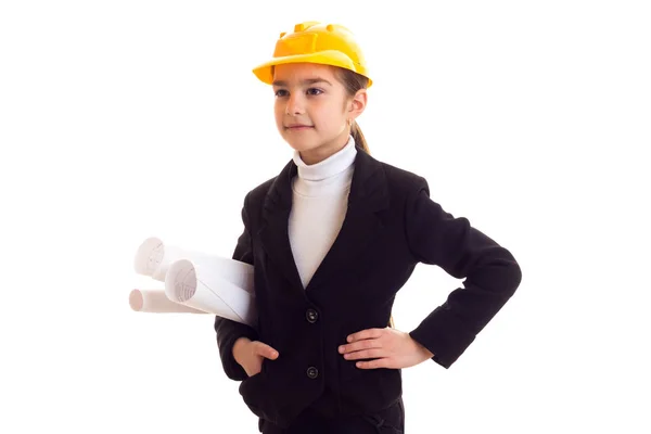 노란 보호 헬멧에 어린 소녀 — 스톡 사진
