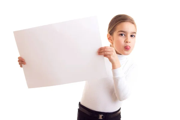 Küçük kız holding beyaz bayrak — Stok fotoğraf