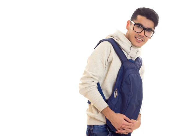 Fiatal férfi szemüveg és hátizsák — Stock Fotó