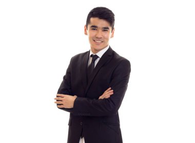 siyah smokin içinde genç adam