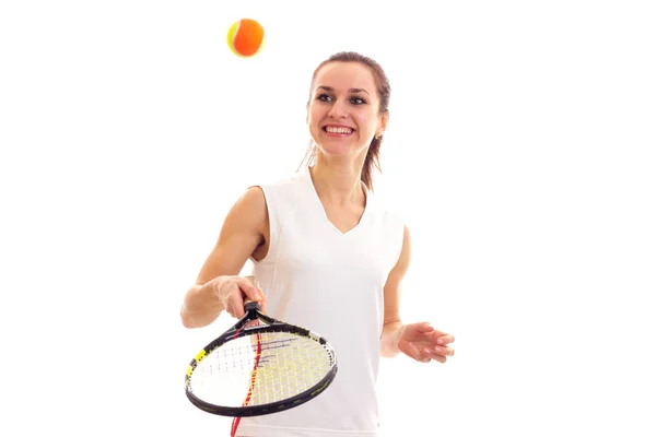 Femme jouant avec raquette de tennis — Photo
