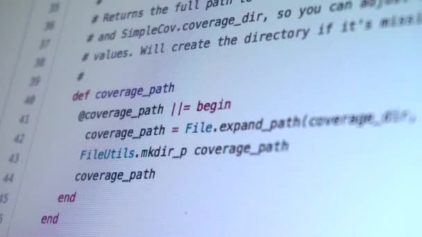 스크린을 통해 실행되는 코드의 단계들 과 개발자의 편집 코드의 집합 — 비디오