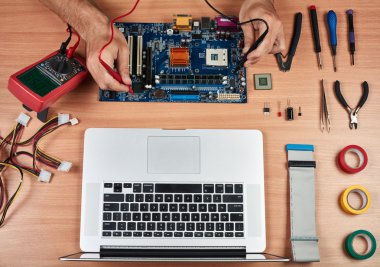 Teknik düzeltmeleri anakart Servis Merkezi. 