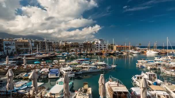 Időközű, Kyrenia kikötő. Kyrenia (Girne), Ciprus. — Stock videók