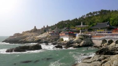 Haedong Yonggungsa Tapınağı ve Haeundae deniz Busan, Güney Kore