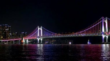 Busan, Güney Kore. Gece Gwangan Köprüsü