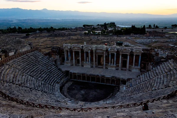 Vista para o anfiteatro da Grécia período romano em Pamukka — Fotografia de Stock
