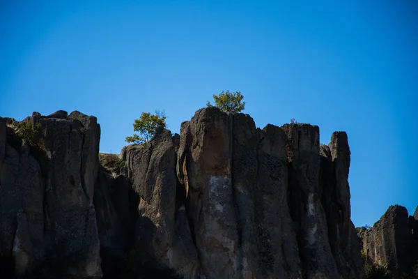 Frig Vadisi kaya oluşumları görüntülemek — Stok fotoğraf