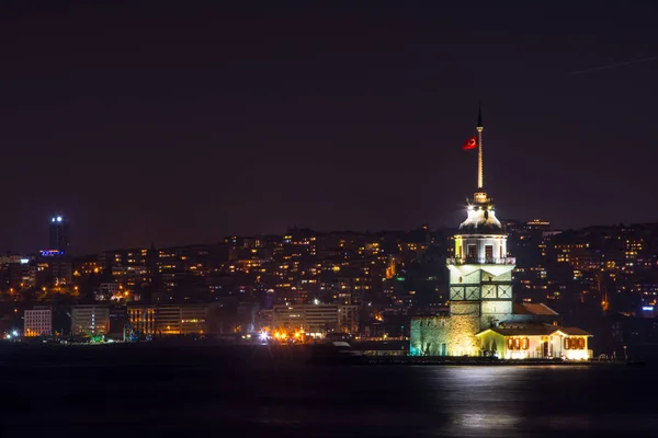 Vista para o kiz kulesi à noite Fotos De Bancos De Imagens
