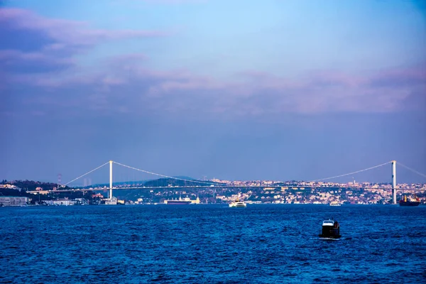 İstanbul 'daki Boğaz Köprüsü — Stok fotoğraf