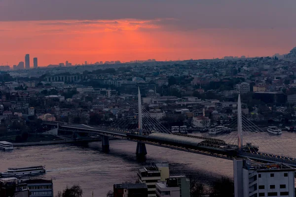 Istanbul Stadtbild bei Sonnenuntergang — Stockfoto