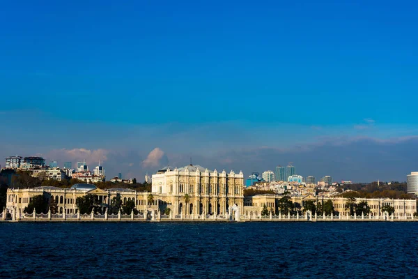 İstanbul 'daki Dolmabahçe Sarayı — Stok fotoğraf