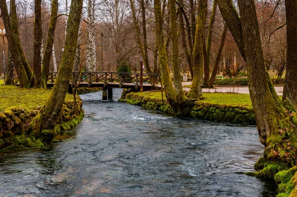Rio Bosna fluindo — Fotografia de Stock