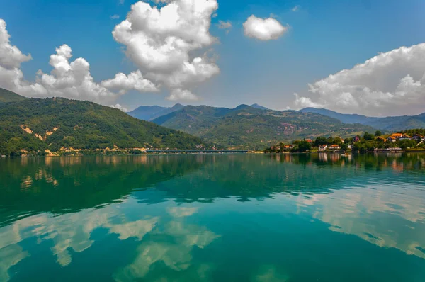 Natural Boracko lake — Stock Photo, Image