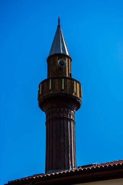 Fából készült minaret és az ég — Stock Fotó