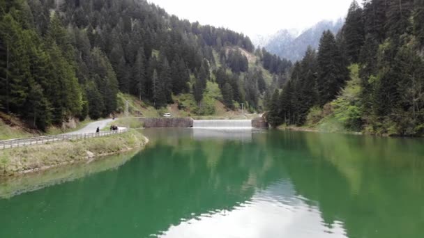 Río en la ubicación del lago Uzungol cerca de Trabzon — Vídeos de Stock