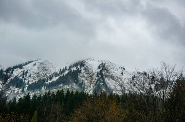 Avusturya 'da biraz kar olan dağ bölgesi.